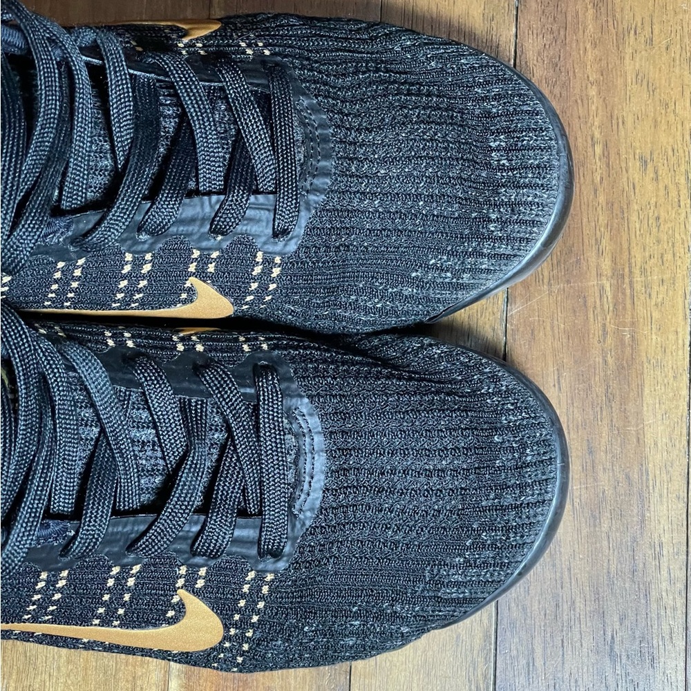 Nike Air VaporMax Flyknit 3 in Black and Gold. - Picture 9 of 10